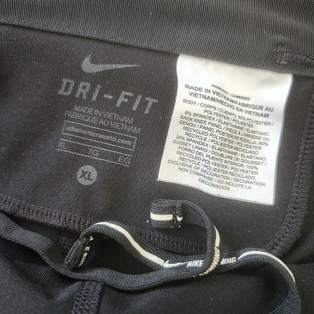 Nike Dry Fit - Picture 6 of 6